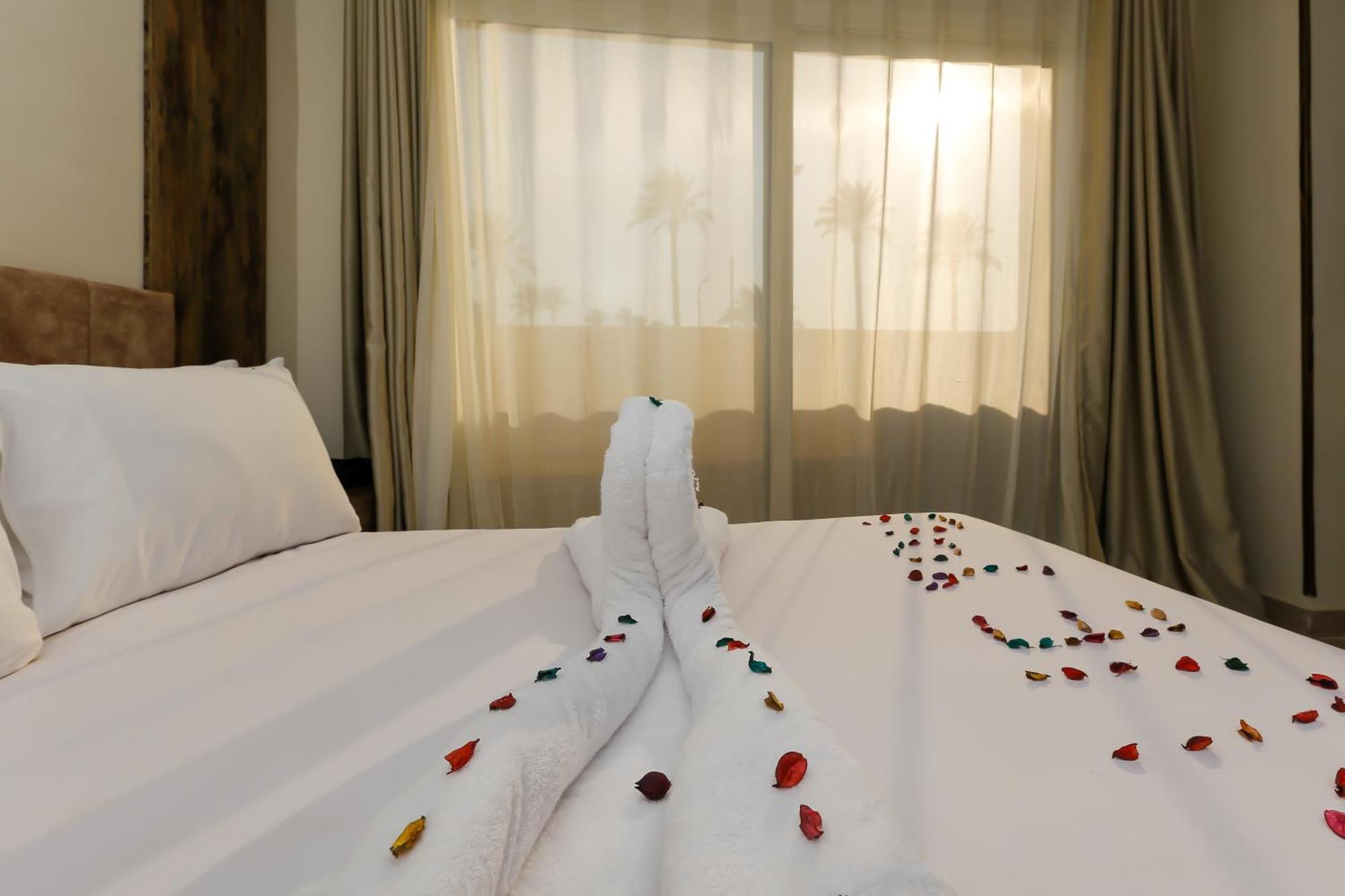 Taj Pyramids View Inn Kafret el-Gabal Zewnętrze zdjęcie