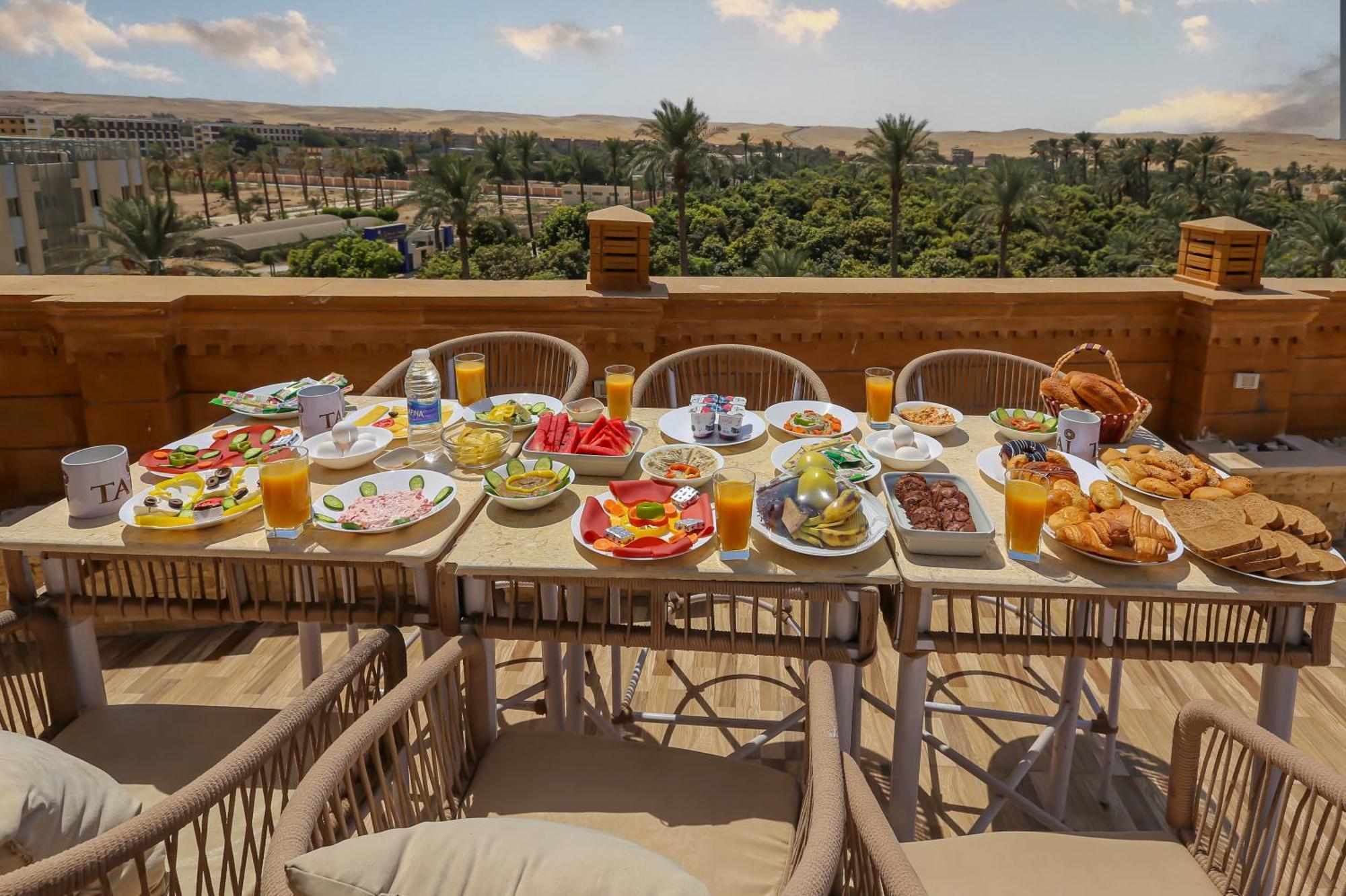 Taj Pyramids View Inn Kafret el-Gabal Zewnętrze zdjęcie