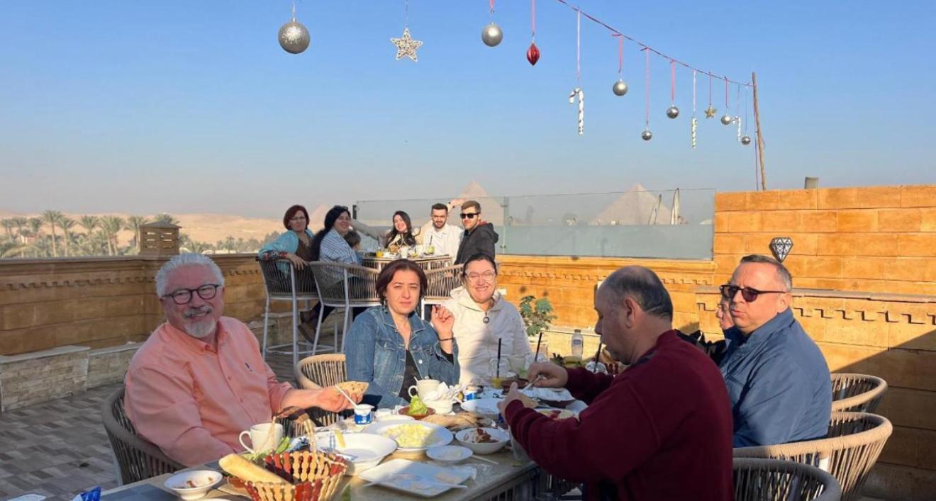 Taj Pyramids View Inn Kafret el-Gabal Zewnętrze zdjęcie